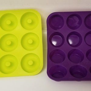 set of 2 silicone donut and muffin pans